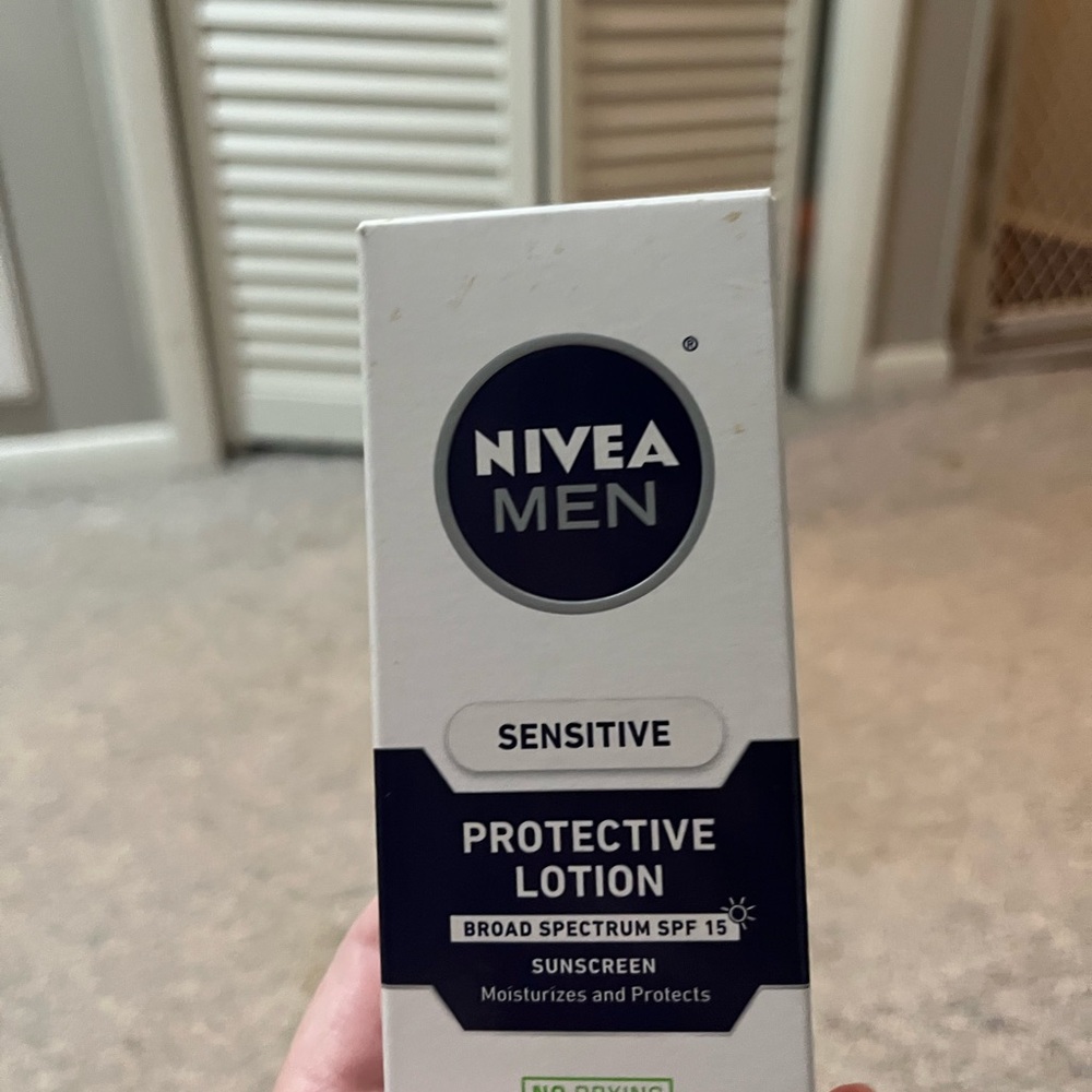 Men Sensitive Protective Lotion - White